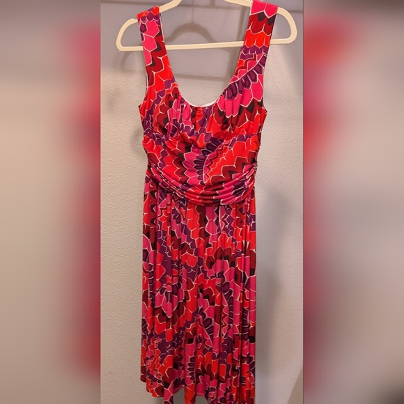 Maggy London 12 - Picture 1 of 4